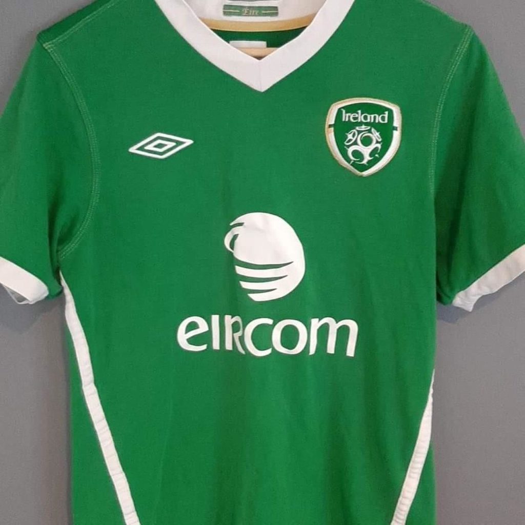 Ireland 2010 home shirt front